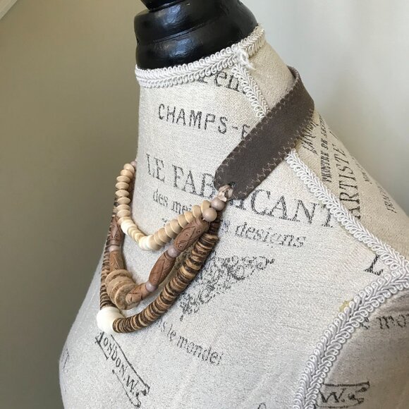 Twine & Twig Layered Classic Beaded Necklace Womens Suede Strap Cream Bronze - Picture 9 of 12